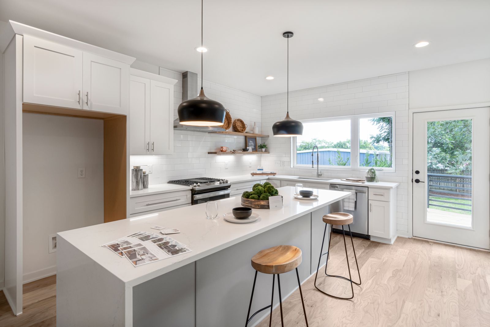 Four-bedroom family home for lease in Lowry, interior photo 2